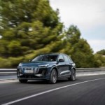 Voici les versions encore secrètes de l’Audi Q6 e-tron électrique : moins chères, plus performantes, il y en aura pour tous les goûts Voici les versions encore secrètes de l’Audi Q6 e-tron électrique : moins chères, plus performantes, il y en aura pour tous les goûts