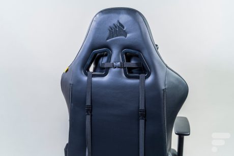 Les attaches des coussins de la Corsair TC100 Relaxed // Source : Chloé Pertuis - Frandroid