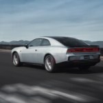 Pourquoi Stellantis pourrait intégrer des pots d’échappement sur ses voitures électriques Pourquoi Stellantis pourrait intégrer des pots d’échappement sur ses voitures électriques