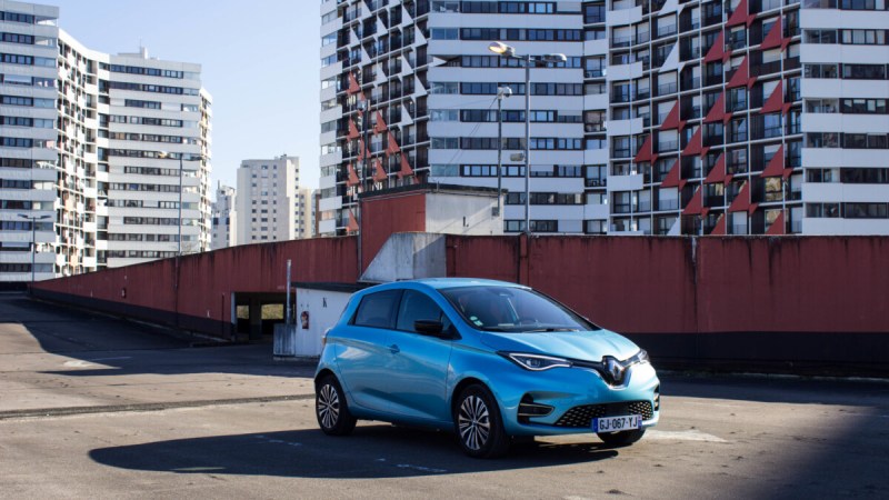 + 2 267 € en un an : pourquoi le prix des voitures électriques d’occasion s’envole