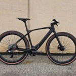 On a roulé avec l’un des vélos électriques les plus légers du marché : le carbone, ça détonne On a roulé avec l’un des vélos électriques les plus légers du marché : le carbone, ça détonne