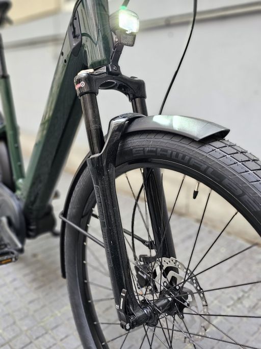 La fourche suspendue est presque obligatoire à Paris, merci Moustache ! // Source : M. Lauraux pour Frandroid