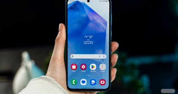 Samsung Galaxy A55 // Source : Chloé Pertuis pour Frandroid