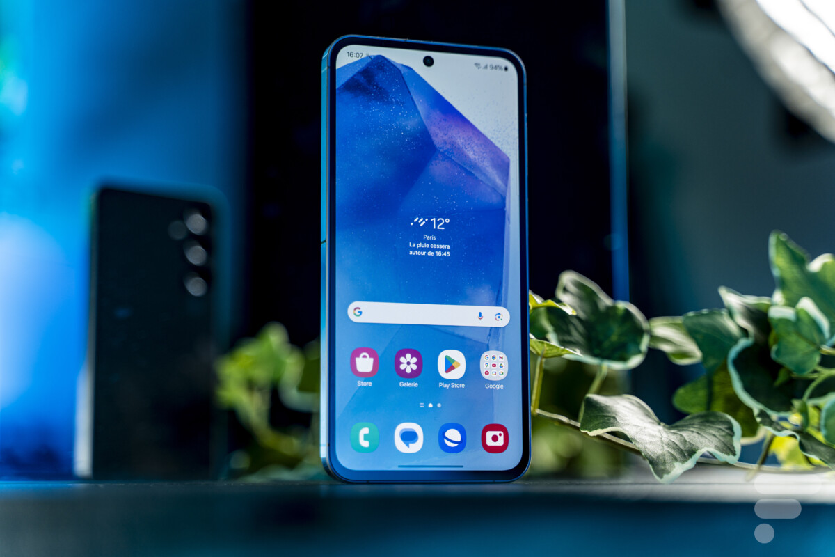 Samsung Galaxy A55 // Source : Chloé Pertuis pour Frandroid Samsung Galaxy A55 // Source : Chloé Pertuis pour Frandroid