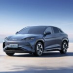 Le plus grand concurrent de Tesla dévoile sa nouvelle voiture électrique qui se recharge enfin rapidement Le plus grand concurrent de Tesla dévoile sa nouvelle voiture électrique qui se recharge enfin rapidement
