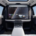 Cette voiture électrique à l’autonomie XXL intègre un gigantesque écran : mieux qu’un home-cinema Cette voiture électrique à l’autonomie XXL intègre un gigantesque écran : mieux qu’un home-cinema