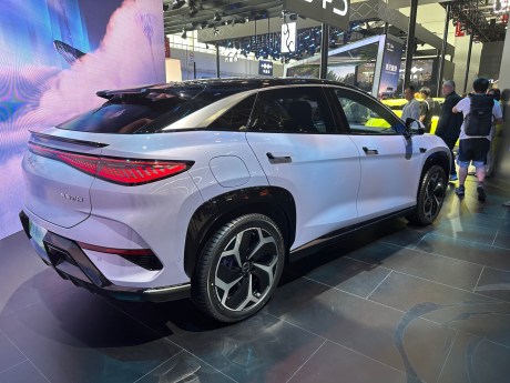 Inspiration VW pour la ligne de toit de la BYD Sea Lion 07.