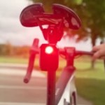 Avec le nouveau radar vélo deux-en-un de Trek, votre sécurité n’en sera que renforcée Avec le nouveau radar vélo deux-en-un de Trek, votre sécurité n’en sera que renforcée