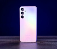 Le Samsung Galaxy A35 // Source : Chloé Pertuis pour Frandroid Le Samsung Galaxy A35 // Source : Chloé Pertuis pour Frandroid