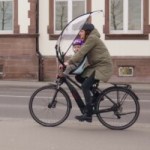 Ce pare-brise vélo est l’accessoire ultime contre la pluie et le vent Ce pare-brise vélo est l’accessoire ultime contre la pluie et le vent