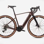 Decathlon dévoile son nouveau vélo électrique d’aventure, un gravel à l’autonomie XXL et au prix canon Decathlon dévoile son nouveau vélo électrique d’aventure, un gravel à l’autonomie XXL et au prix canon