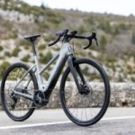 Moustache frappe fort avec ce tout nouveau vélo de route électrique qui s’équipe du meilleur moteur possible Moustache frappe fort avec ce tout nouveau vélo de route électrique qui s’équipe du meilleur moteur possible