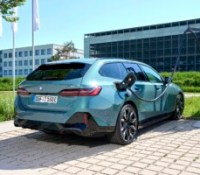 BMW i5 Touring eDrive40 // Source : BMW
