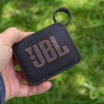 L’enceinte Bluetooth idéale pour l’été est signée JBL, et elle est déjà en promo à 40 € L’enceinte Bluetooth idéale pour l’été est signée JBL, et elle est déjà en promo à 40 €