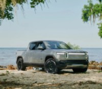 Rivian R1T // Source : Rivian