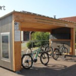 Panneau solaire et casier sécurisé : comment cette station de recharge veut faciliter vos sorties à vélo électrique Panneau solaire et casier sécurisé : comment cette station de recharge veut faciliter vos sorties à vélo électrique