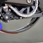 Ce vélo électrique français intègre une suspension inédite : une lame composite tirée, on vous explique ce que c’est Ce vélo électrique français intègre une suspension inédite : une lame composite tirée, on vous explique ce que c’est