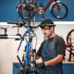 « Quand tu rentres chez Decathlon, c’est 1400 euros par mois » : technicien vélo, ce métier « trop peu valorisé » « Quand tu rentres chez Decathlon, c’est 1400 euros par mois » : technicien vélo, ce métier « trop peu valorisé »