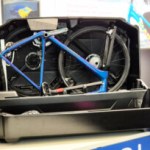 Grâce à cette valise, transporter son vélo en avion va devenir bien plus pratique Grâce à cette valise, transporter son vélo en avion va devenir bien plus pratique