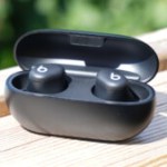 Test des Beats Solo Buds : face aux AirPods, l’argument du prix