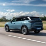 On a essayé le Peugeot E-5008 : la voiture électrique 7 places au meilleur rapport qualité / prix du marché On a essayé le Peugeot E-5008 : la voiture électrique 7 places au meilleur rapport qualité / prix du marché