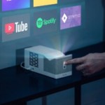 Ce vidéoprojecteur très compact à ultra courte focale se fait vite oublier Ce vidéoprojecteur très compact à ultra courte focale se fait vite oublier