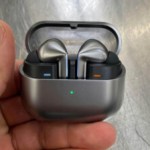 Galaxy Buds 3 Pro : première photos d&rsquo;une prise en main des écouteurs de Samsung