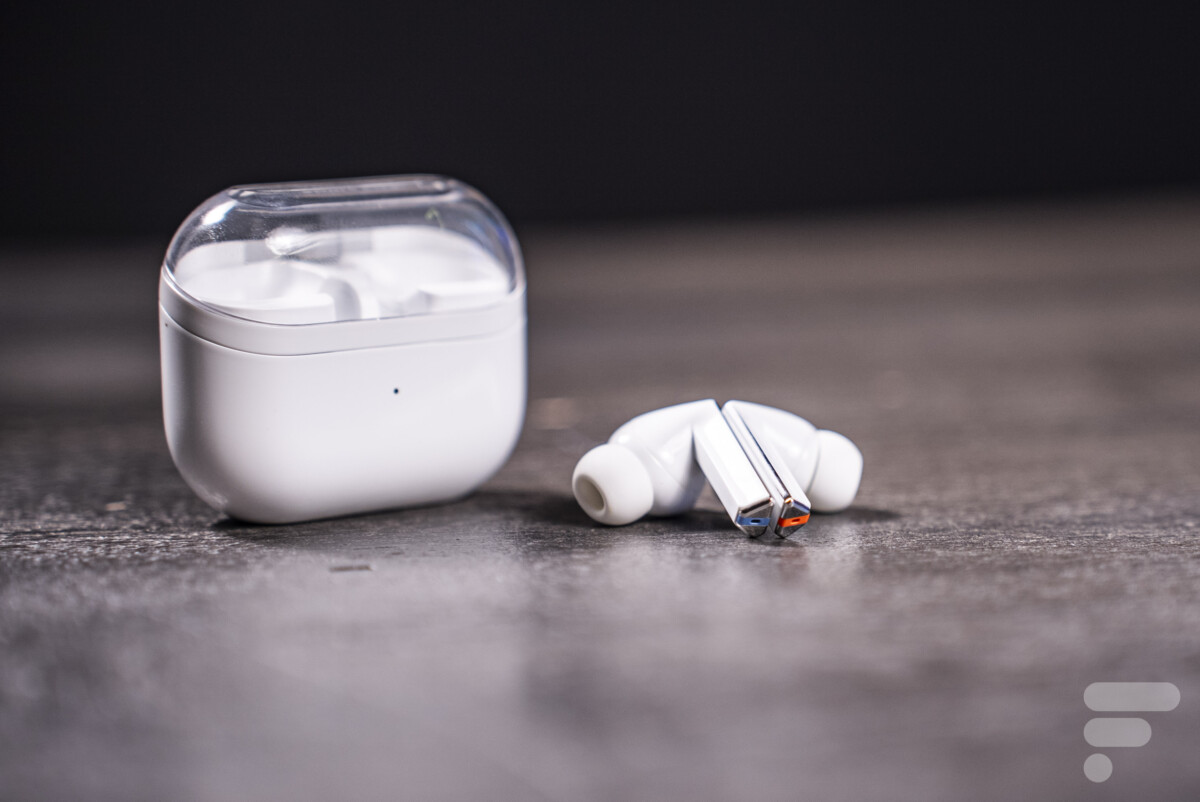 Samsung Galaxy Buds 3 Pro // Source : Chloé Pertuis - Frandroid Samsung Galaxy Buds 3 Pro // Source : Chloé Pertuis - Frandroid