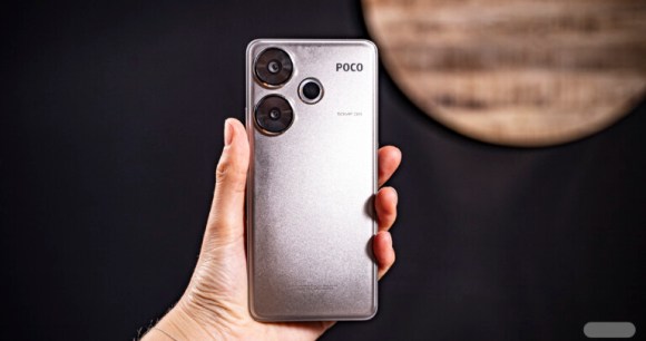 Xiaomi Poco F6 // Source : Chloé Pertuis pour Frandroid Xiaomi Poco F6 // Source : Chloé Pertuis pour Frandroid