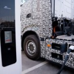 Les longues distances en camions électriques deviennent réalité avec cette borne à la puissance hors normes Les longues distances en camions électriques deviennent réalité avec cette borne à la puissance hors normes