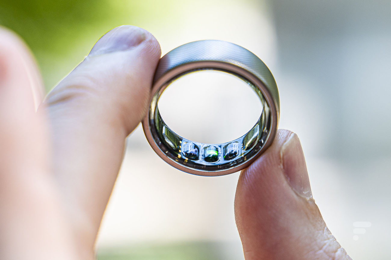 Autour des capteurs optiques, le capteur d'activité électrodermale de l'Amazfit Helio Ring