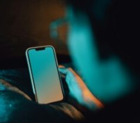 Smartphones dans les collèges : vers une interdiction plus tôt qu&rsquo;on ne le pense