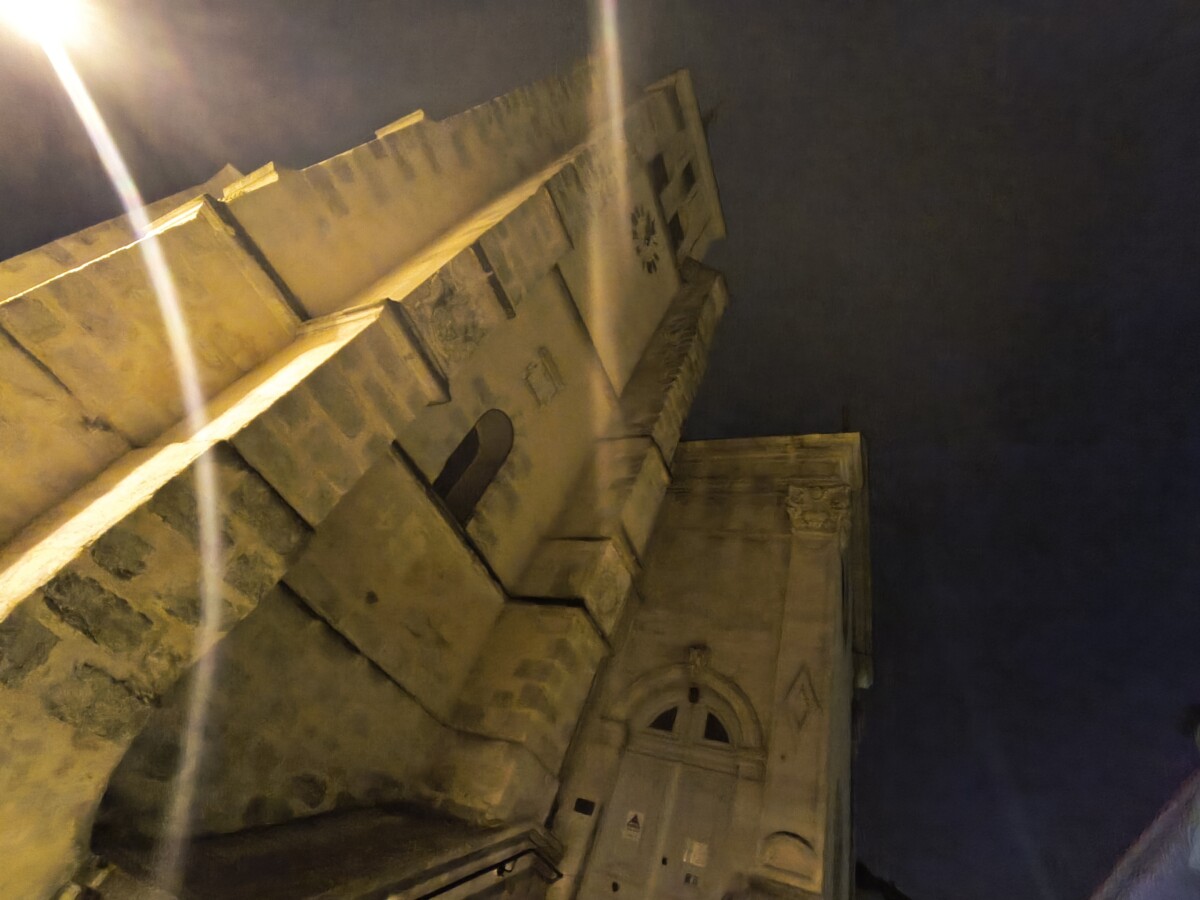 Ultra grand-angle Ultra grand-angle