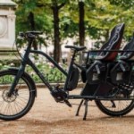 On a testé le Peugeot e-Longtail, un excellent vélo électrique familial qui passe les vitesses à votre place On a testé le Peugeot e-Longtail, un excellent vélo électrique familial qui passe les vitesses à votre place
