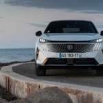 Jusqu’à 700 km d’autonomie : les Peugeot 3008 et 5008 électriques s’améliorent sur long trajet avec plusieurs améliorations Jusqu’à 700 km d’autonomie : les Peugeot 3008 et 5008 électriques s’améliorent sur long trajet avec plusieurs améliorations