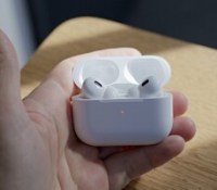 Suite à la Keynote d&rsquo;Apple, les AirPods Pro 2 gagnent en fonctionnalités et les voilà en promotion sur Amazon