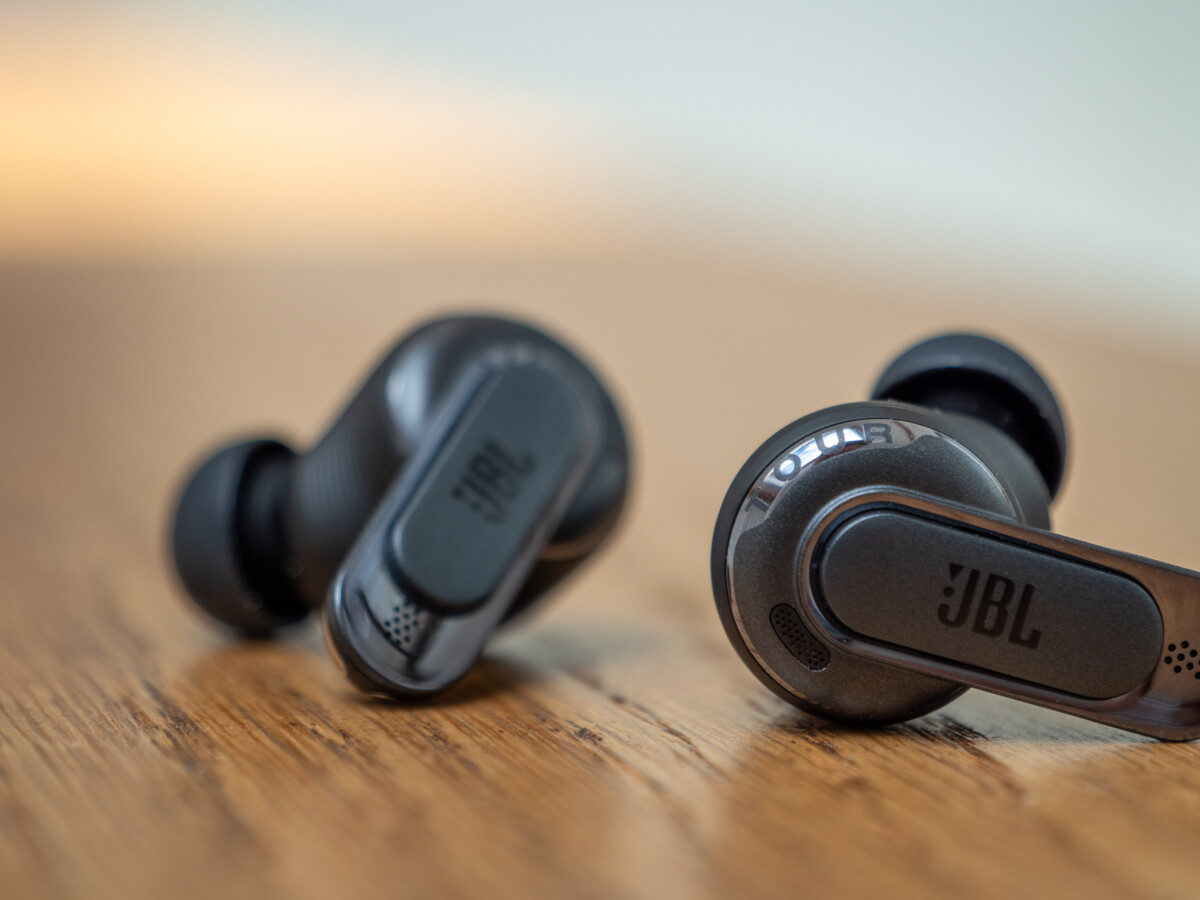 JBL Tour Pro 3 JBL Tour Pro 3