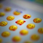 WhatsApp veut rendre plus facile la sélection de vos réactions préférées WhatsApp veut rendre plus facile la sélection de vos réactions préférées