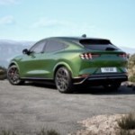 La voiture électrique pollue moins que l’essence, même lorsqu’elle est rechargée avec de l’électricité carbonée : voici les chiffres La voiture électrique pollue moins que l’essence, même lorsqu’elle est rechargée avec de l’électricité carbonée : voici les chiffres