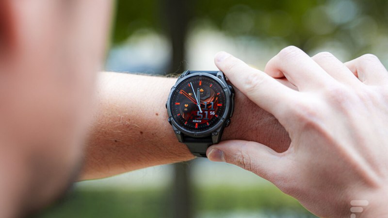 Malgré la sortie de la Garmin Fenix 9, l’excellente Fenix 8 vaut encore le coup, surtout à 440 € de moins qu’à son lancement