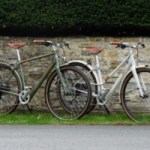 Ces nouveaux vélos électriques néo-rétro sont très british, très beaux et très chers Ces nouveaux vélos électriques néo-rétro sont très british, très beaux et très chers