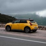 « Comme si c’était des cartes Pokémon » : Renault écrase tout sur la voiture électrique grâce à la R5 « Comme si c’était des cartes Pokémon » : Renault écrase tout sur la voiture électrique grâce à la R5