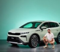 On est montés à bord de la Skoda Elroq électrique : moins de 30 000 € et un format inédit chez Volkswagen