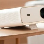 Seulement 189 € pour ce vidéoprojecteur Full HD très lumineux, et avec un rideau de projection offert Seulement 189 € pour ce vidéoprojecteur Full HD très lumineux, et avec un rideau de projection offert