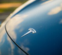 Les États-Unis vont supprimer l&rsquo;aide à l&rsquo;achat d&rsquo;une voiture électrique : pourquoi ça n&rsquo;inquiète pas Tesla