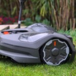 Test du Husqvarna Automower 410XE Nera : le robot tondeuse avec coupe-bordure intégré Test du Husqvarna Automower 410XE Nera : le robot tondeuse avec coupe-bordure intégré