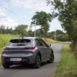 Voitures électriques : les prix chutent enfin mais pourraient augmenter de 2 300 € à cause des moteurs thermiques Voitures électriques : les prix chutent enfin mais pourraient augmenter de 2 300 € à cause des moteurs thermiques