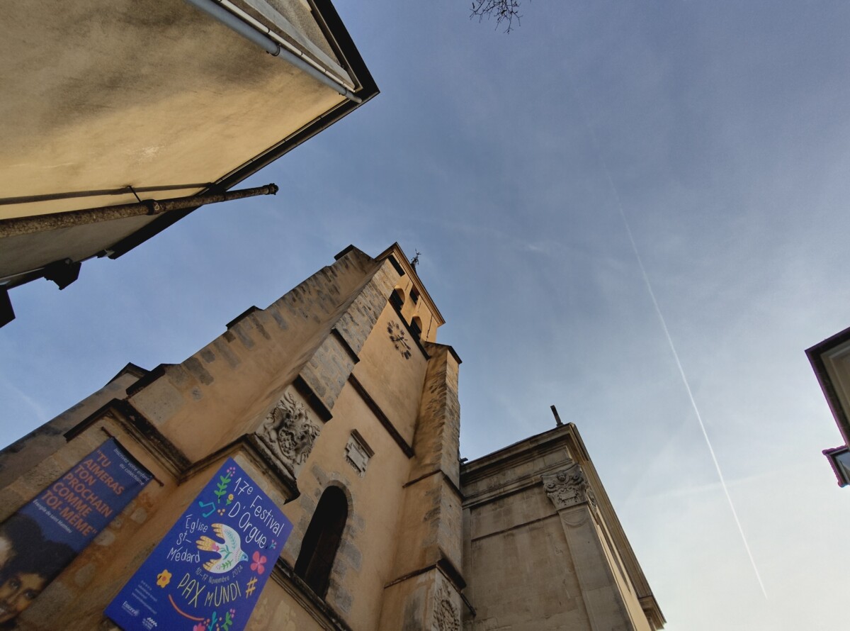 Ultra grand-angle Ultra grand-angle