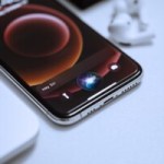Apple voudrait faire de Siri un vrai concurrent à ChatGPT… Mais pas tout de suite Apple voudrait faire de Siri un vrai concurrent à ChatGPT… Mais pas tout de suite