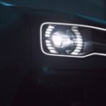 Renault nous raconte l’histoire derrière l’immense calandre lumineuse de la nouvelle R4 électrique Renault nous raconte l’histoire derrière l’immense calandre lumineuse de la nouvelle R4 électrique